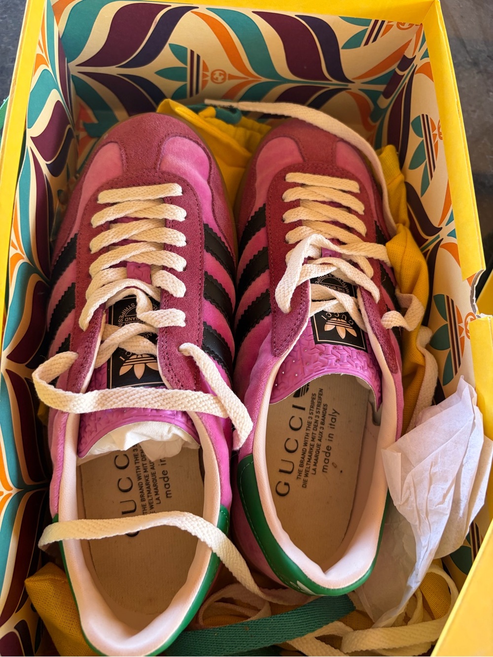100% Authentic Gucci Woman Pink and Green Suede Sneakers with Black Stripes